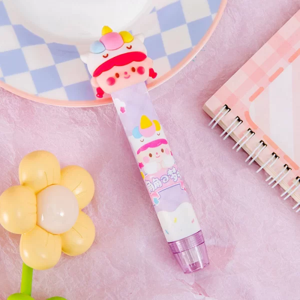Borracha Press Menina com touca de Unicórnio